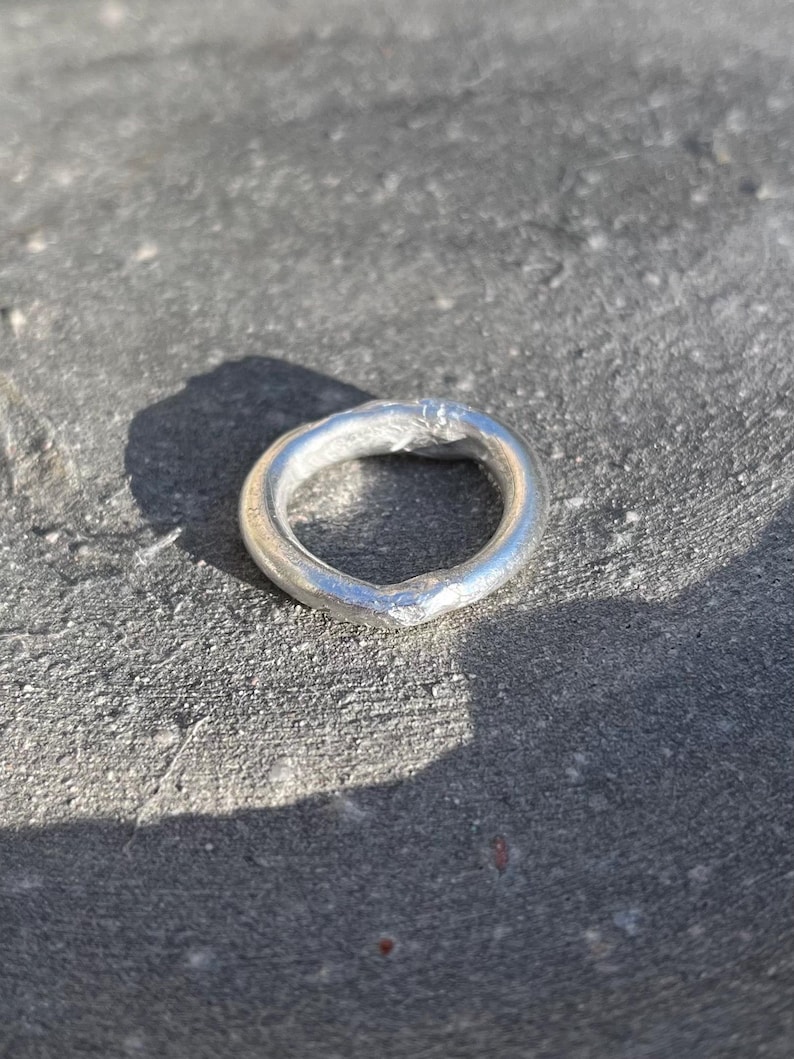 Bague En Argent Sertie De Péridot | Anneau Organique | Anneau En Fusion | Band De Dispersion | Bague Multi-Pierres | Bijoux Artisanaux bild 3