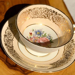 Vintage PARAGON Fine Boon China Tea Cup And Saucer. Made in England.