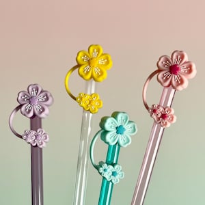 Cherry Blossom Straw Silicone Topper Flower Tumbler Straw Cover Pink Straw Topper Floral Straw Dust Cover Sakura Flower Tumbler Accessory