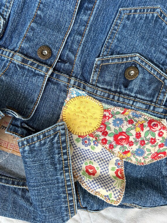 Levis jean jacket with vintage quilt blocks added… - image 3