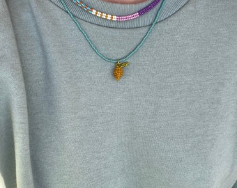 collier avec pendentif aux fruits, tour de cou multicolore pour le festival, bijoux de vacances colorés, cadeau d'anniversaire pour fille, collier glamour minimal