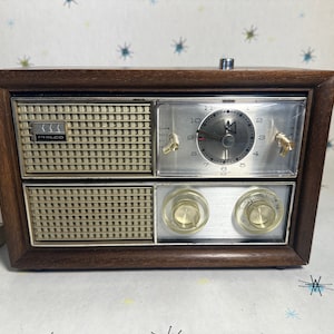 Restored Philco N724-124 AM Tube Radio MCM Solid Walnut Case