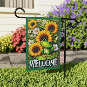 Whimsical Garden Flag, Vibrant Welcome Banner, Frog & Sunflower Decor, Outdoor Home Decoration, Seasonal Garden Sign, Cute Yard Sign