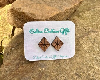 Wooden Diamond Stud Earrings, Geometric Stud Earrings, Laser-engraved earrings, Earrings for Gift, Wooden Earrings, Simple Earrings