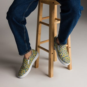 Men’s Yellow psychedelic eyes canvas slip-on shoes