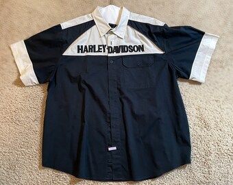 Vintage Harley, Davidson, button-down, short sleeve, embroidered T-shirt and the size 2X