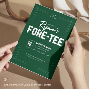 Puede incluir: Una invitaci&oacute;n verde con texto blanco para una fiesta con tem&aacute;tica de golf. La invitaci&oacute;n dice "Let's Tee Up Ryan's Fore-Tee" con la fecha 18 de agosto a la 1 PM. Tambi&eacute;n incluye un nombre de ubicaci&oacute;n, direcci&oacute;n e informaci&oacute;n de RSVP.