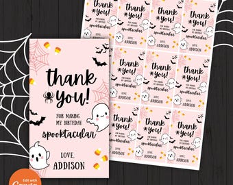 Può includere: Biglietti di ringraziamento rosa con un design di fantasma e ragno. Il testo recita "Grazie! Per aver reso il mio compleanno spooktacular. Con affetto, Addison."