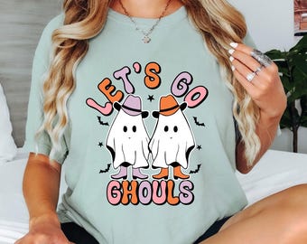 Camiseta Let's Go Ghouls, camiseta Let's Go Girls, camiseta Ghouls, camiseta fantasma, camiseta fantasma de vaquero, camiseta fantasma de vaquera, camiseta de Halloween,