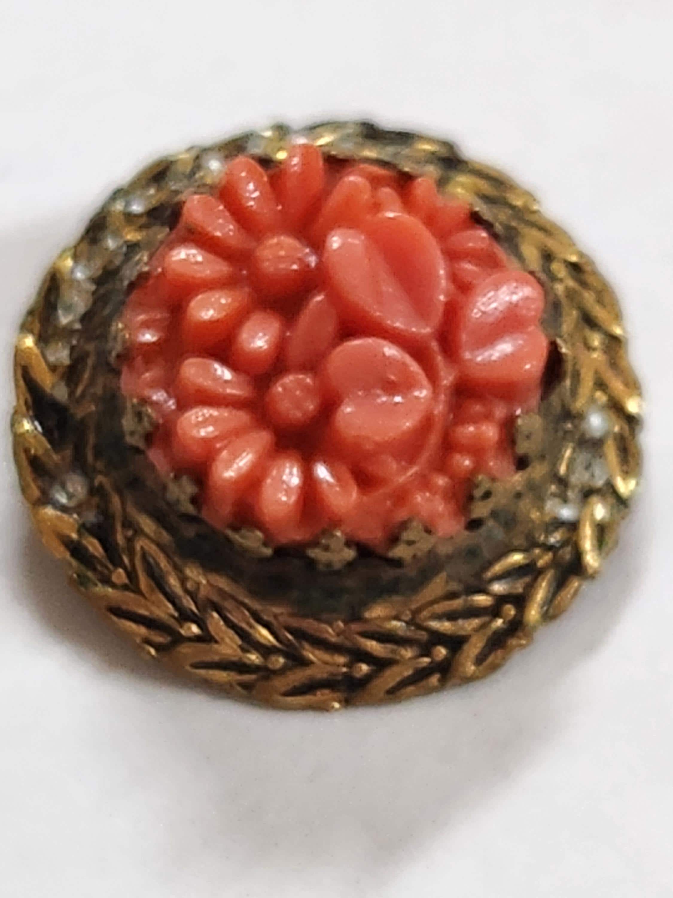 アンティークコーラルカメオブローチ アンティークコーラルカメオブローチ