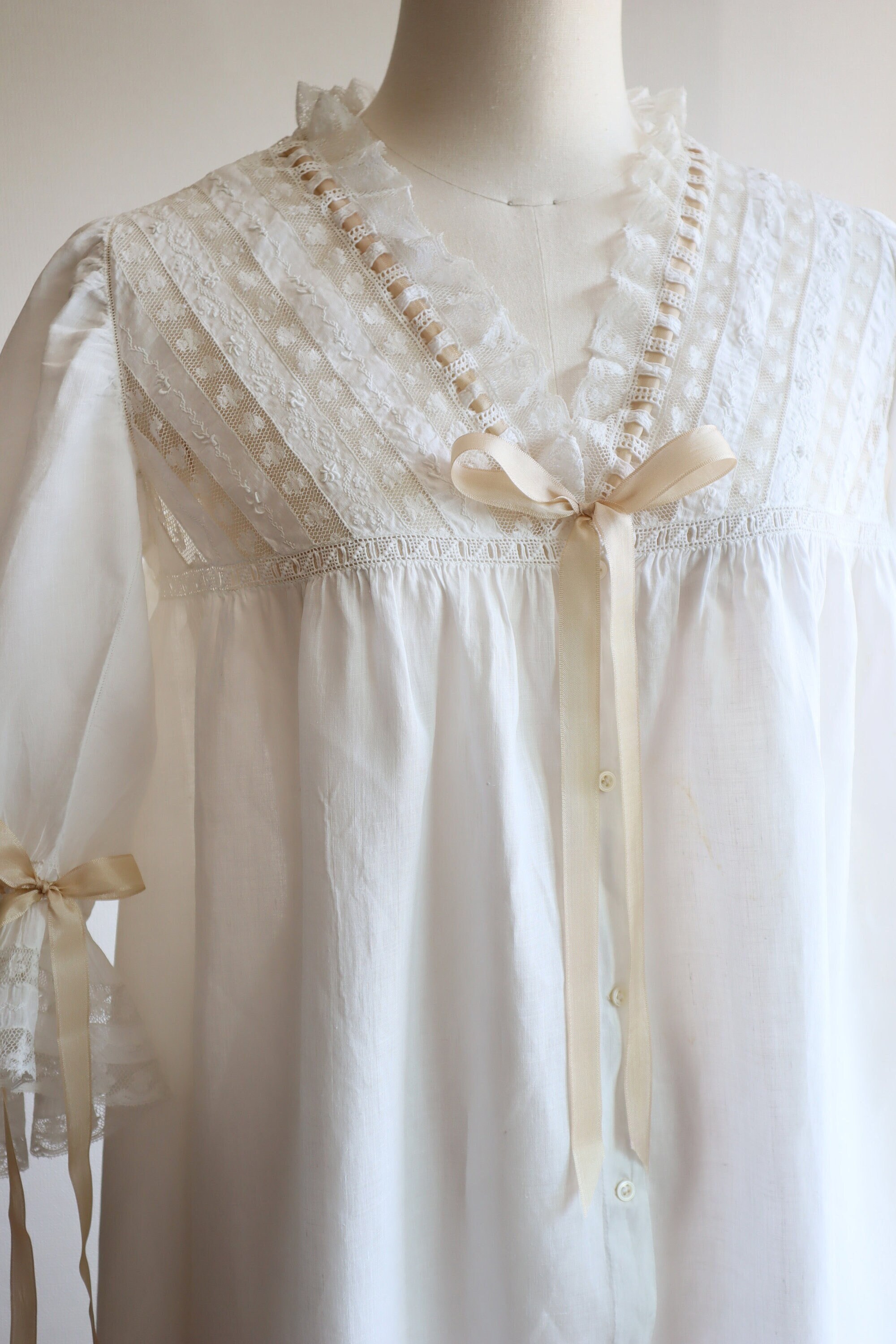 Antique 1900s Hand Embroidery Lawn Linen Dress - Etsy Antique 1900s Hand Embroidery Lawn Linen Dress - Etsy