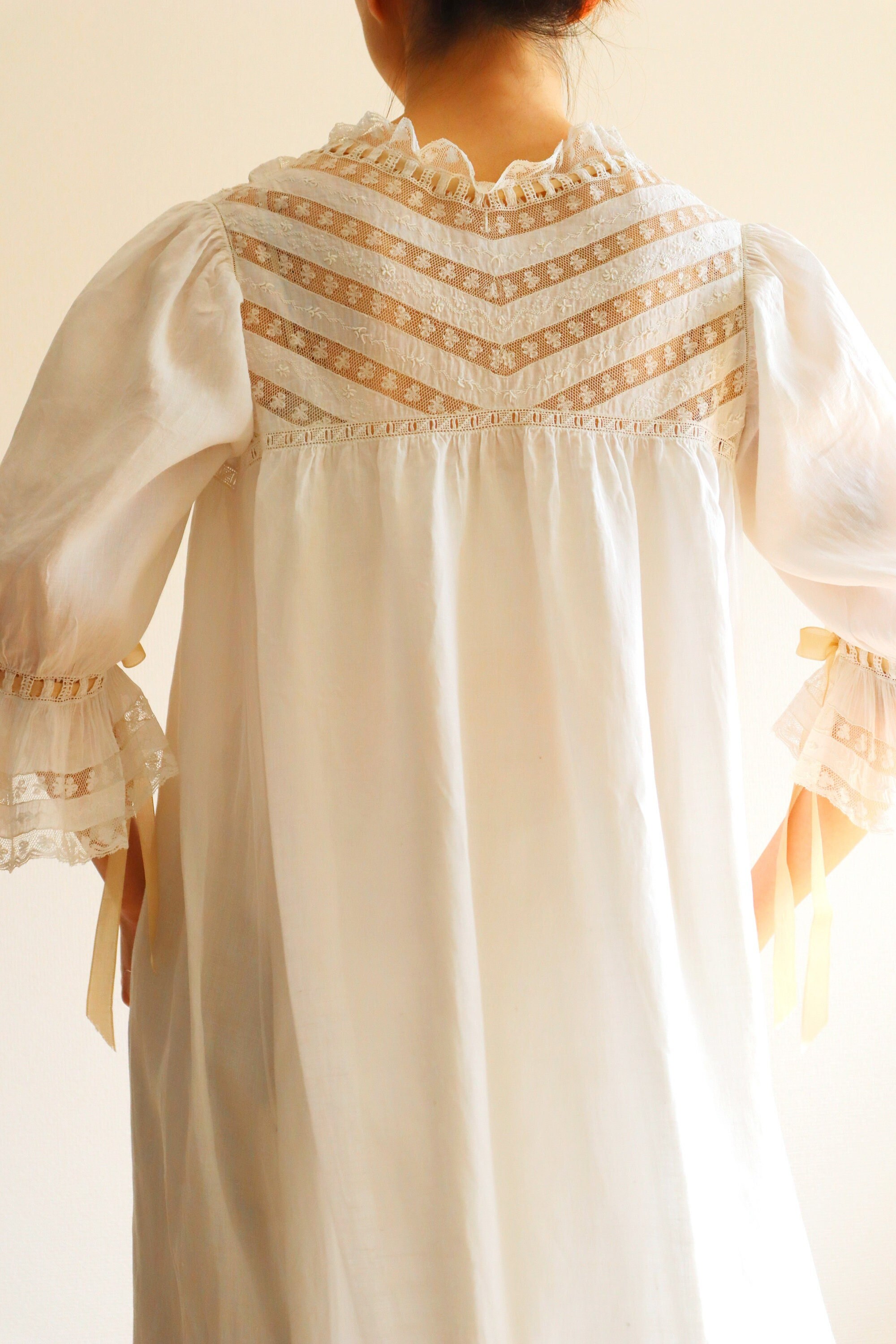 Antique 1900s Hand Embroidery Lawn Linen Dress - Etsy Antique 1900s Hand Embroidery Lawn Linen Dress - Etsy