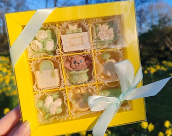 Luksusowy zestaw czekoladek belgijskich – prezent dla niej, podziękowanie, Dzień Matki, niespodzianka, ręcznie robiony, personalizowany prezent, urodziny, miś, kwiaty, słodycze – 16 szt.