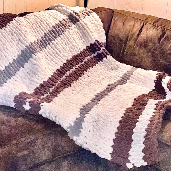 XL [QUEEN] Cozy Handmade Jumbo Weight Knitted Blanket– Warmth and Style in One!