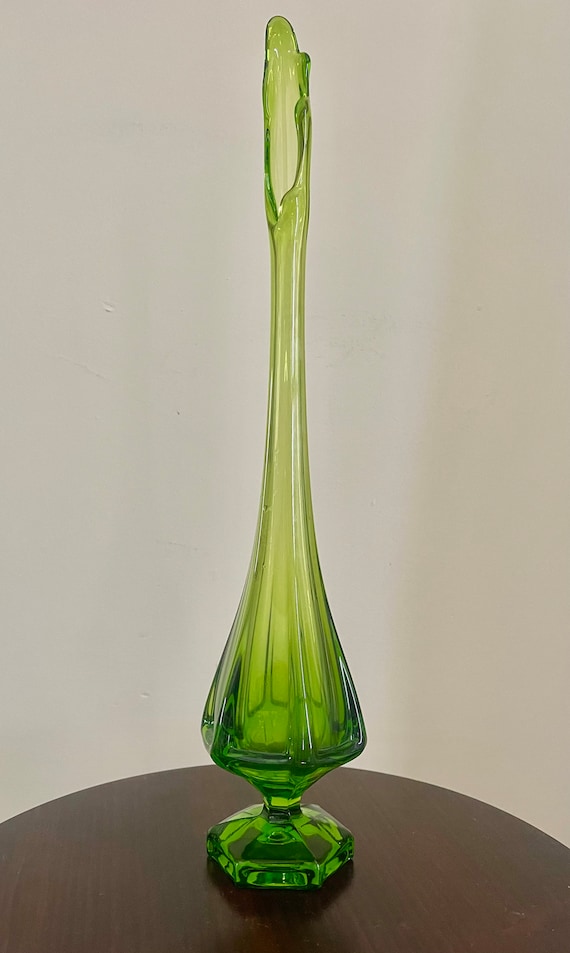 Viking glass vase „Epic“ footed and ribbed swung glass vase
