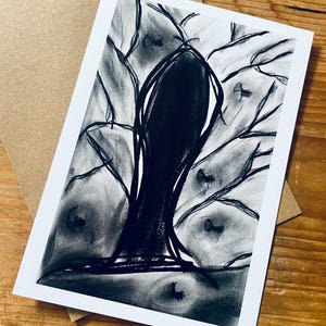 Kunstkarte A6 – expressive Kohlezeichnung „Wurzelkern“ | abstraktes Naturmotiv in Schwarz-Weiß | inkl. Kraftpapierumschlag