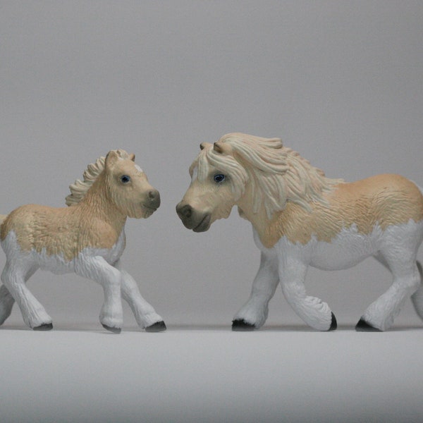 Schleich Horse Repaints ‘Mollie’ and ‘Millie’ - Palomino Splash Ponies