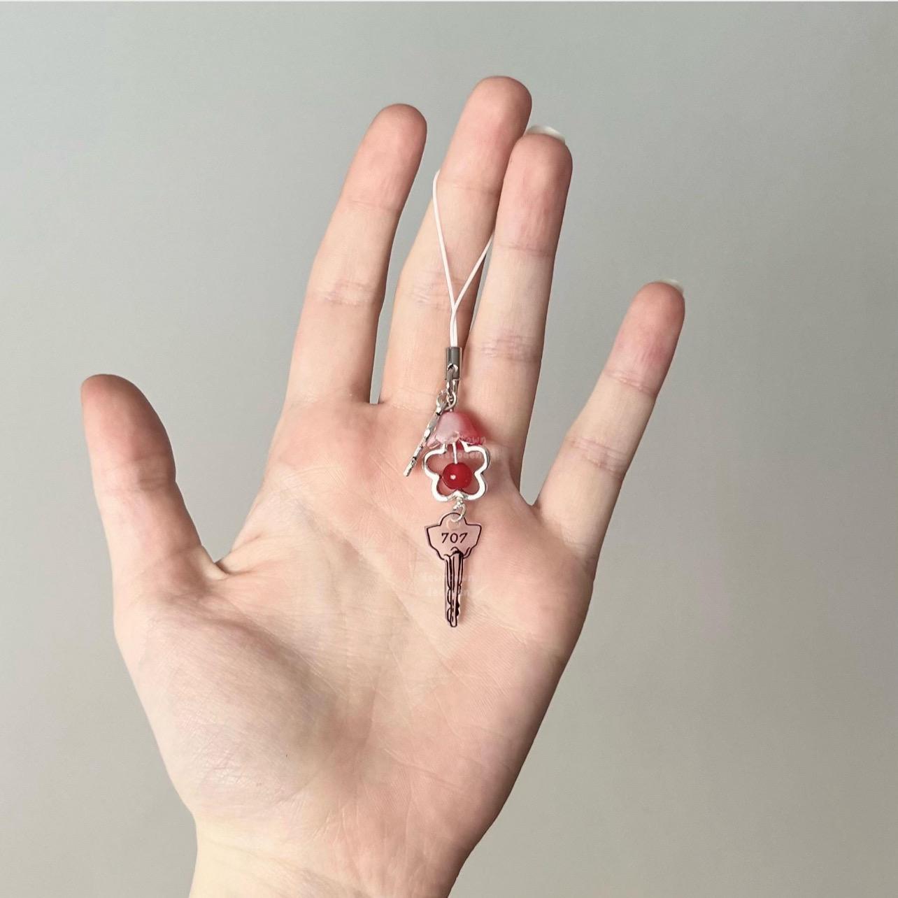 Red Tulip Nana 707 Key Anime Dtdeco Lesbian Phone Charm <3