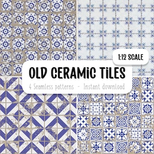 以下が含まれることがあります： 青と白のセラミックタイルのシームレスなパターン4つ。ヴィンテージな風合いで、幾何学模様が特徴です。タイルには「Old Ceramic Tiles」と「1:12 Scale」のラベルが貼られています。