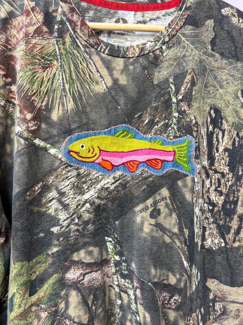 Camo Trout Chain Stitch Short Sleeve Tee XL
