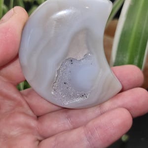 Druzy agate moon, agate moon crystal carving gift,