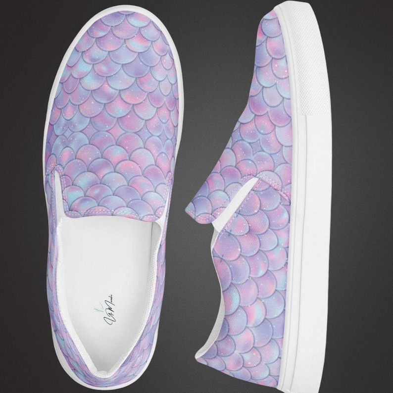 Zapatos de lona sin cordones con diseño de sirena: estilo Ariel brillante imagen 1