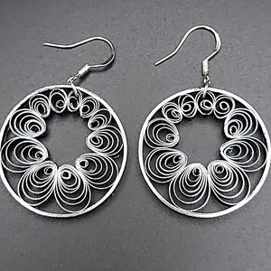 Curve - Orecchini quilling di carta - Gioielli quilling - Orecchini fatti a mano - Ganci per orecchini placcati in argento - Regalo unico