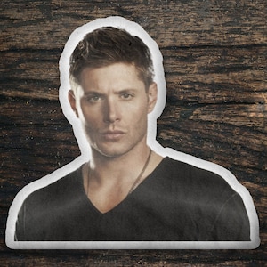 Jensen Ackles Custom Shaped Pillow, Custom Shaped Pillow Pomysł na prezent, Prezent dla fanów filmu Ten Inch Hero, Fajny pomysł na prezent w postaci spersonalizowanej poduszki