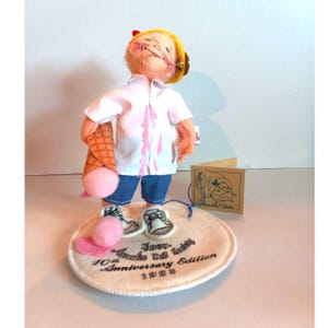Muñeca Annalee Mobilitee de 1993, modelo Ice Cream Kid, con etiqueta original para colgar. 10.º aniversario de Annalee Doll Society.