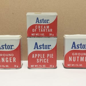 Lot of 4 Vintage Winn-Dixie Astor Spice Tins: Ground Ginger, Cream of Tartar, Apple Pie Spice, & Nutmeg OPENED USED w/ Remnants of Contents