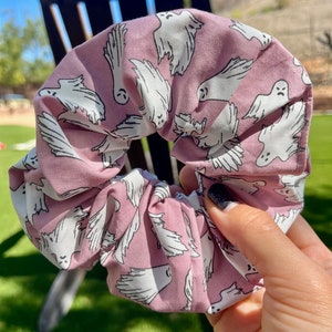 Glow-in-the-Dark Ghost Scrunchie