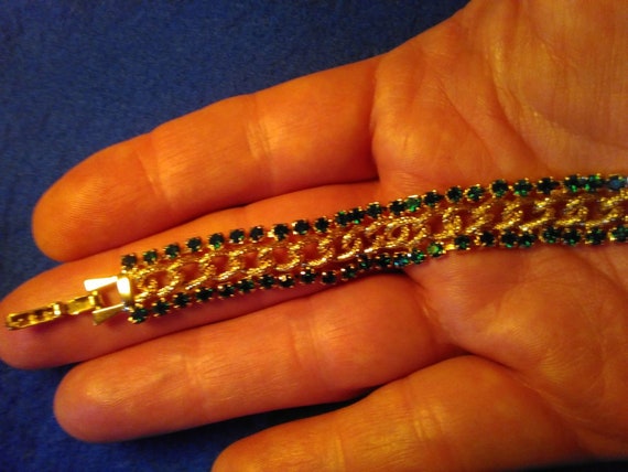 Vintage Signed KRAMER Faux Green Emeralds Gold To… - image 9