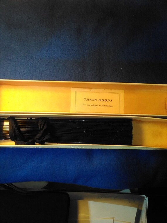 Antique Handheld Black Sequined Pattern Design To… - image 6