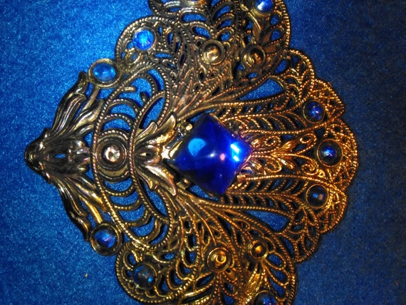 J134 Vintage Gold Tone Metal Peacock Floral Desig… - image 2