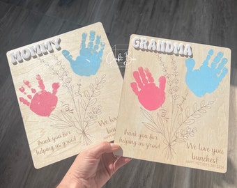 Mother’s Day Gifts, Custom Handprint Sign for Mom, Gift for Mom, Mother’s Day Sign, Handprint Flower Bouquet Sign, Gift for Grandma