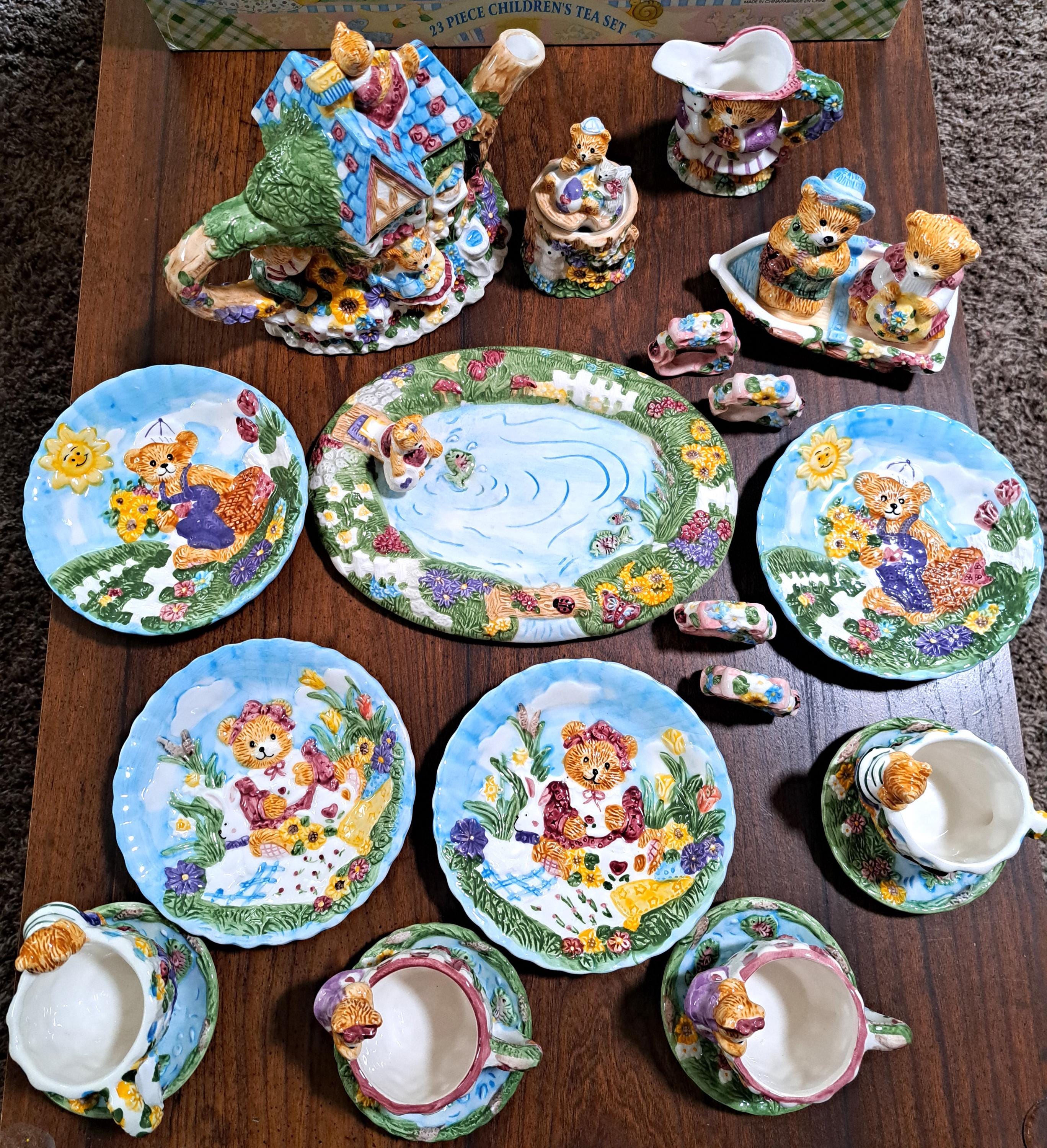 A クマが可愛いディネットのTEA SET Vintage Teddy Bear Tea Set: 1996 Children's Ceramic 23-piece