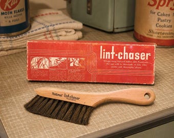 Vintage National Lint‑Chaser Brush/Broom | Retro Fabric Cleaning Tool | Mid‑Century Clothes & Carpet Care | Wooden Handle Wire Brush