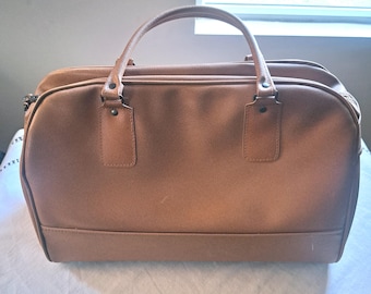 Vintage CHENEY Leatherette/Vinyl Overnight Handbag | Structured Brown Satchel Purse | Classic Brass Lock Closure | Retro Minimalist