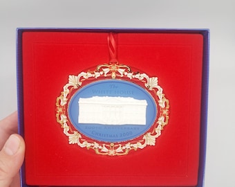 2000 White House Historical Association Christmas Ornament Boxed - Gold Frame & Blue Background