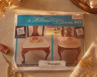 Vintage Crewel Chair Embroidery Kit by Williamsburg | Floral Chair Seat Cover | Linen Needlework Craft | Paragon Needlecraft NP‑37