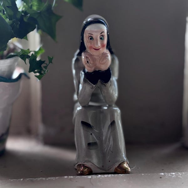 Nun figurine, ceramic, Lefton baseball series, rare spectator figure, 1950’s.    #1