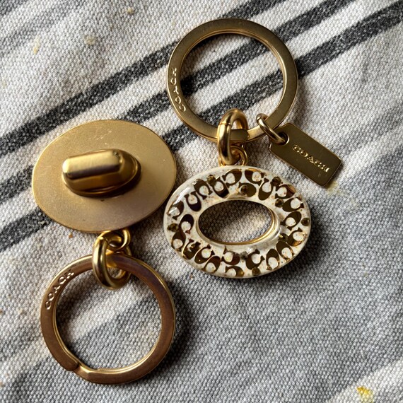 Coach Signature Turnlock Valet Keyring, Goldtone, Like New. Rare