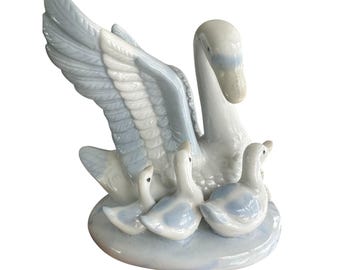 ヴィンテージ Homco 白鳥の置物とその子白鳥の雛 ~ #1427 完璧な状態