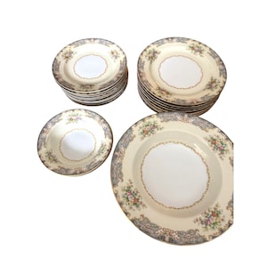 Vintage Noritake “Posy” 3034 China Dish Set – 26 Pieces – Elegant Floral Design