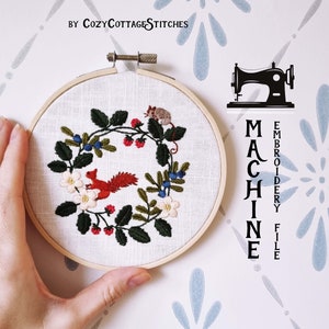 Blueberry Wreath. Embroidery File. Mini Mouse Squirrel Raspberry Autumn Fall Forest Leaf Foliage Flower Cottagecore Digital Machine Design