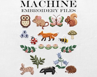 Puede incluir: Una colección de archivos de bordado a máquina con animales del bosque, insectos y elementos botánicos. El texto dice MACHINE EMBROIDERY FILES y CozyCottageStitches. Los diseños incluyen un búho, ratón, mariposa, ardilla, zorro, mariquita, abeja, seta, conejo, tejón, erizo y varias flores y hojas.