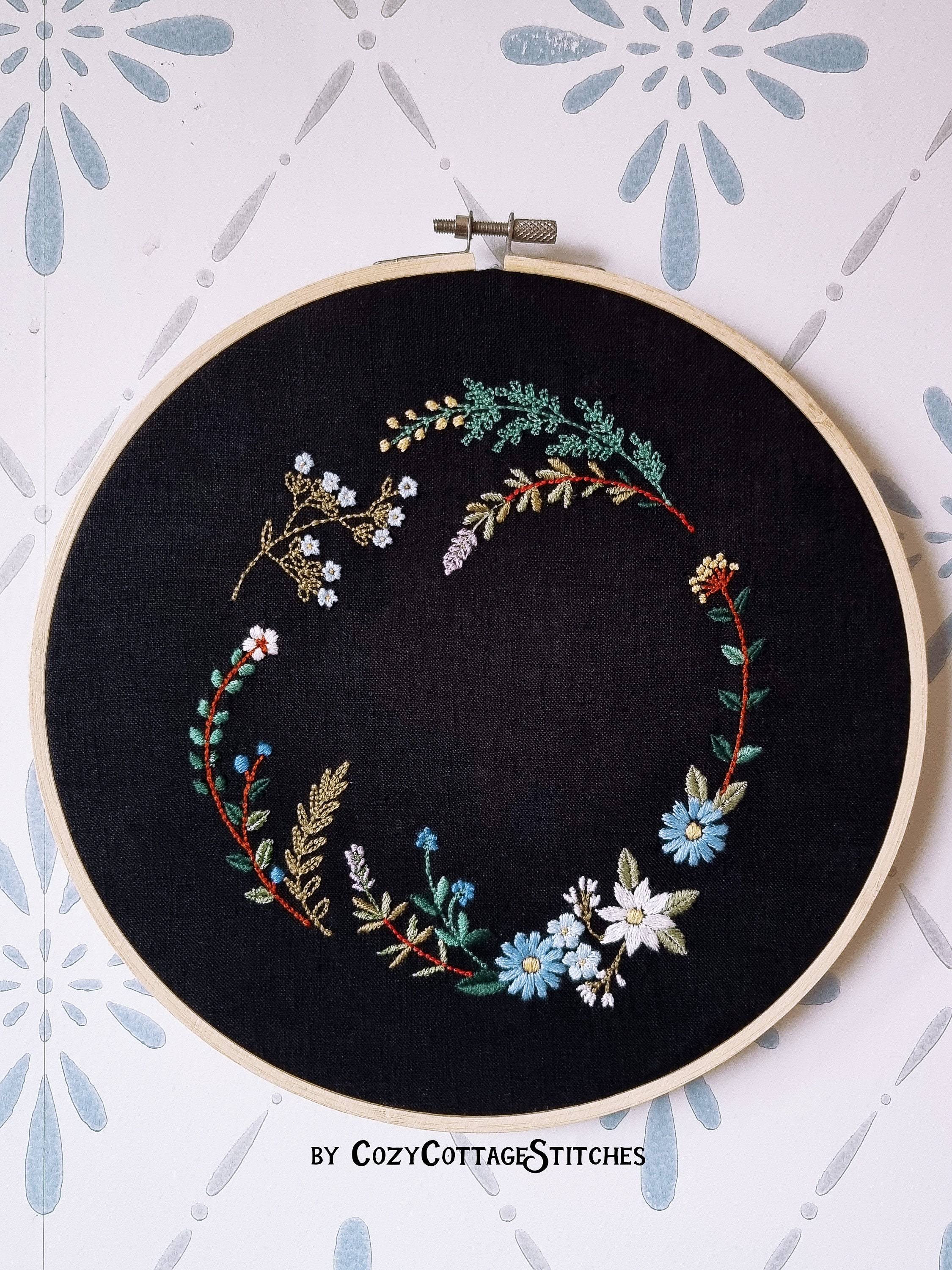Embroidery File - Forest Meadow Wreath W. Blueberries