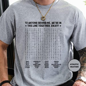 Camiseta interactiva divertida de Disneyland, sopa de letras en la espalda, espera en la fila, atracción de Disneyland, Disney World, sopa de letras, juego de fila imagen 2