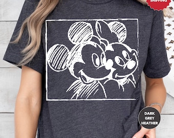 Mickey et Minnie amoureux classique, voyage en famille Disney, chemise Mickey, voyage en famille Disney, Disney assorti, croquis de Mickey, chemise Mickey disney