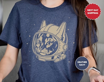 Astronaut Cat Shirt, Space Cat T-shirt, Astronaut Cat, Cat lovers Gift for Women, Gift for her, Cat Lovers, Space Lover, Cat Owner